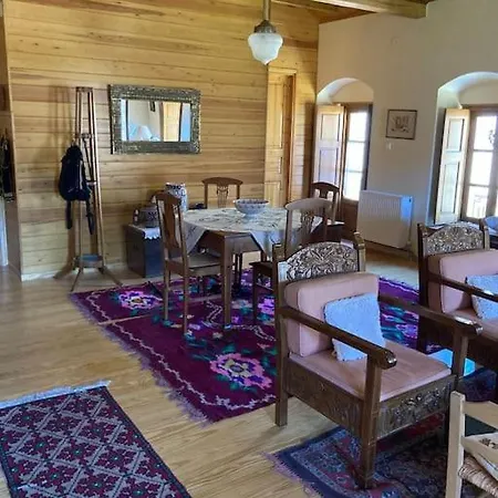 παραδοσιακή στο μαίναλο Apartment