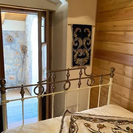 Apartment παραδοσιακή στο μαίναλο Alonistaina